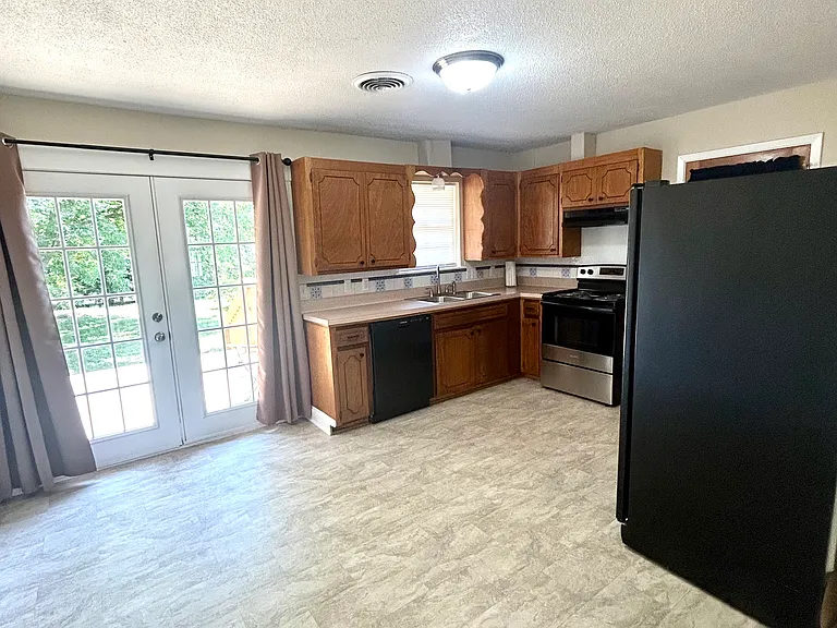 1817 W Wyandotte Ave — Photo 6