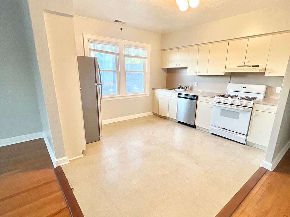 1st image of 126 Bradford Ave APT 2L