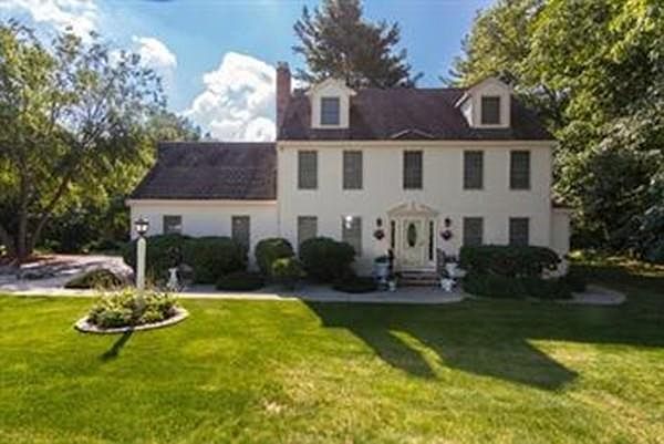 1st image of 9 Rolling Meadow Dr