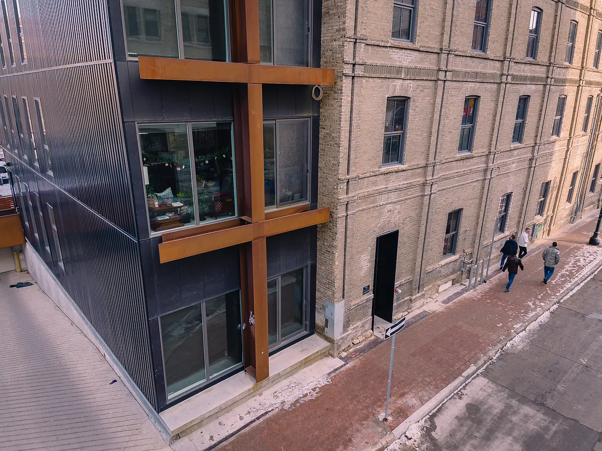 Building Photo - 315 Bannatyne Ave