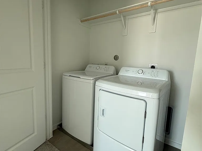 3061 Fantasy Terrace Dr — Photo 7