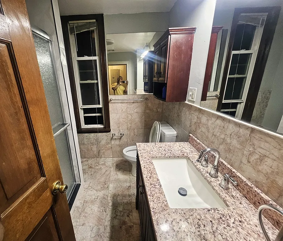 4 bed, 1.0 bath, 1275 sqft, $3,500 — Photo 4