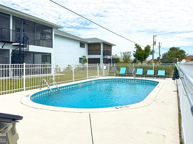 1203 SW 48th Ter #201 — Photo 30