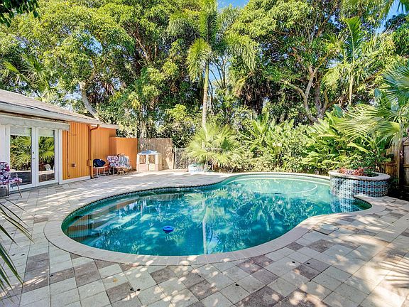 3rd image of 3541 NW 5th Avenue