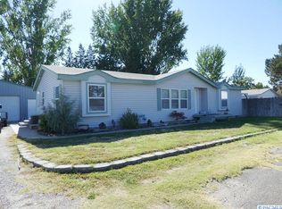 845 Grosscup Blvd, West Richland, WA 99353