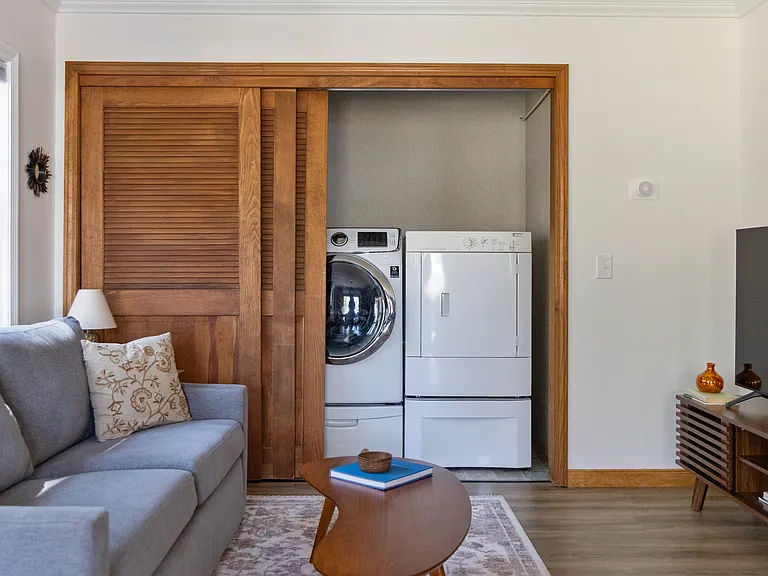 Washer/dryer in unit
