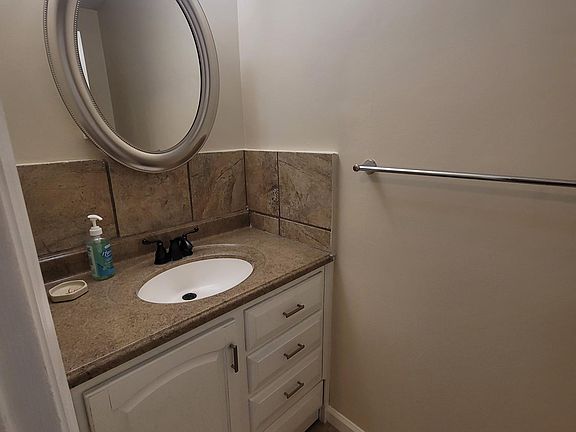 3rd image of 4922 Marlin Ct
