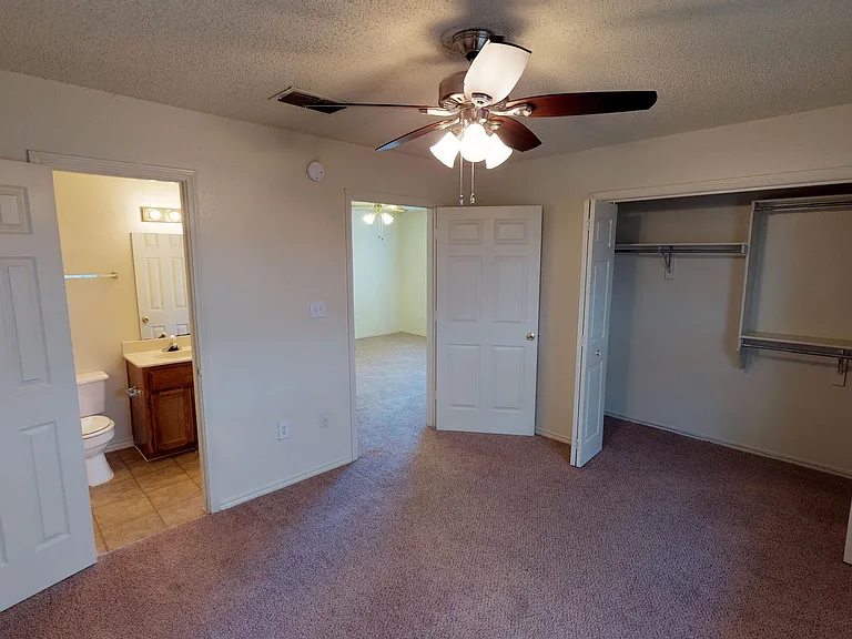 515 W Mulberry St — Photo 18