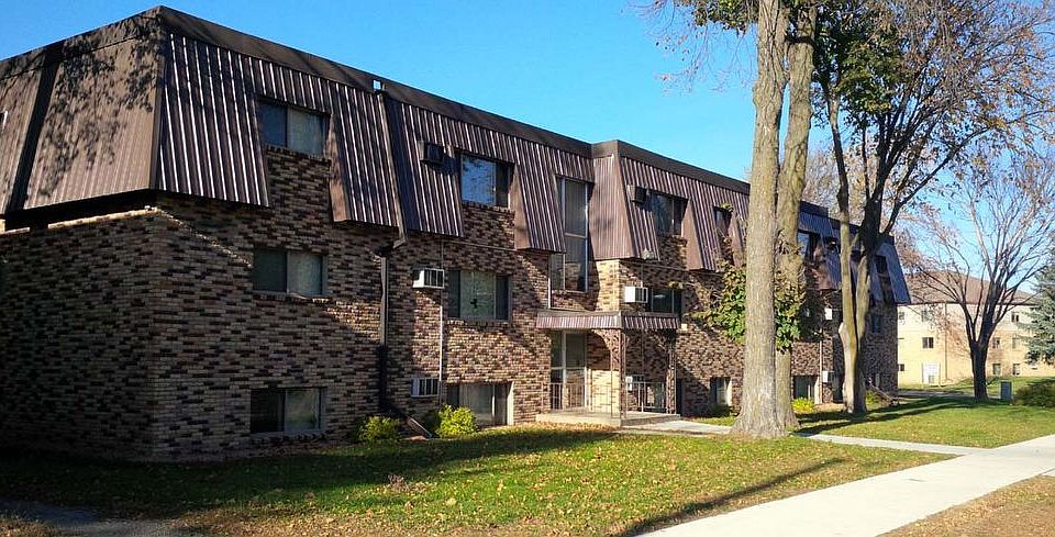 2nd image of 625 12th Ave N APT 322