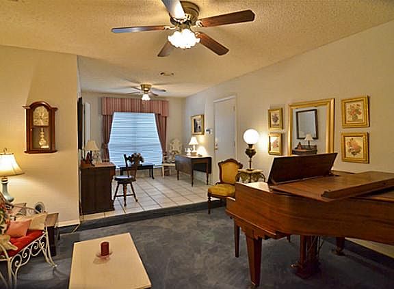 5th image of 3409 Palomino Dr