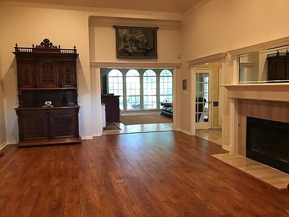 2nd image of 7965 Doral Dr