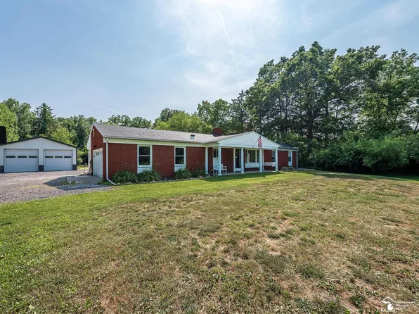 3151 Bluebush Rd, Monroe, MI 48162