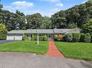 55 Westonia Ln, Warwick, RI 02889
