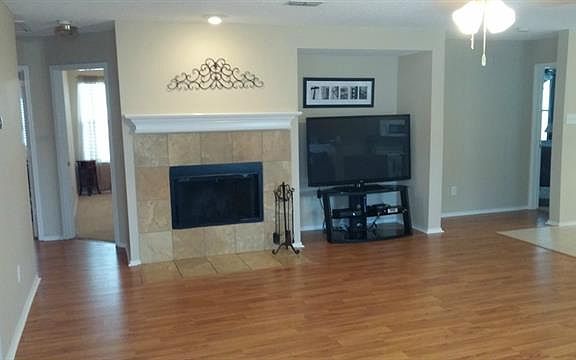 4th image of 8000 Hidden Oaks Dr