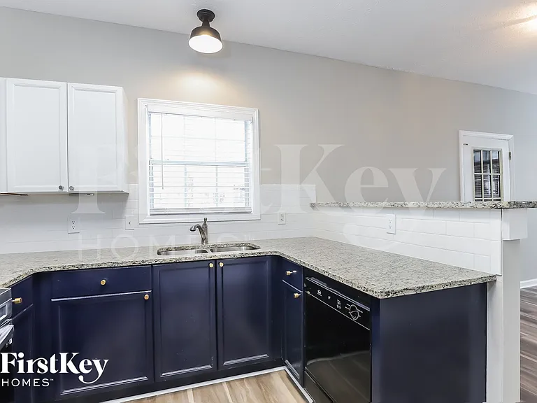 9215 Fleetwood Trl — Photo 6
