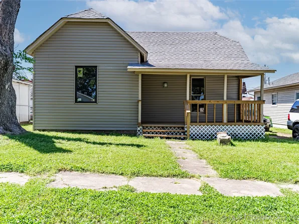 302 E 8th Ave, Bristow, OK 74010