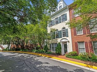 8878 Ashgrove House Ln, Vienna, VA 22182