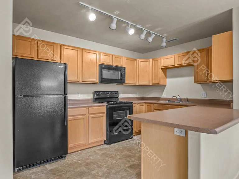3037 Coal Mine Ave #F — Photo 23