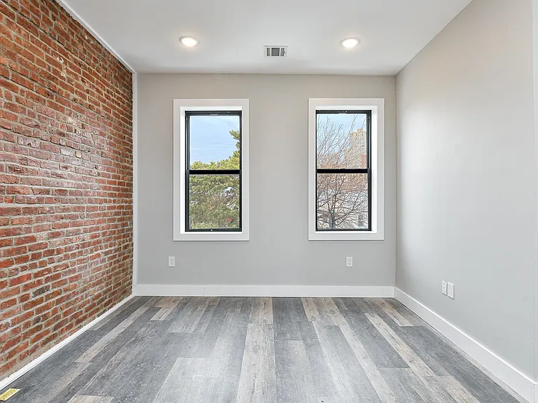 30 63rd St #2R — Photo 7
