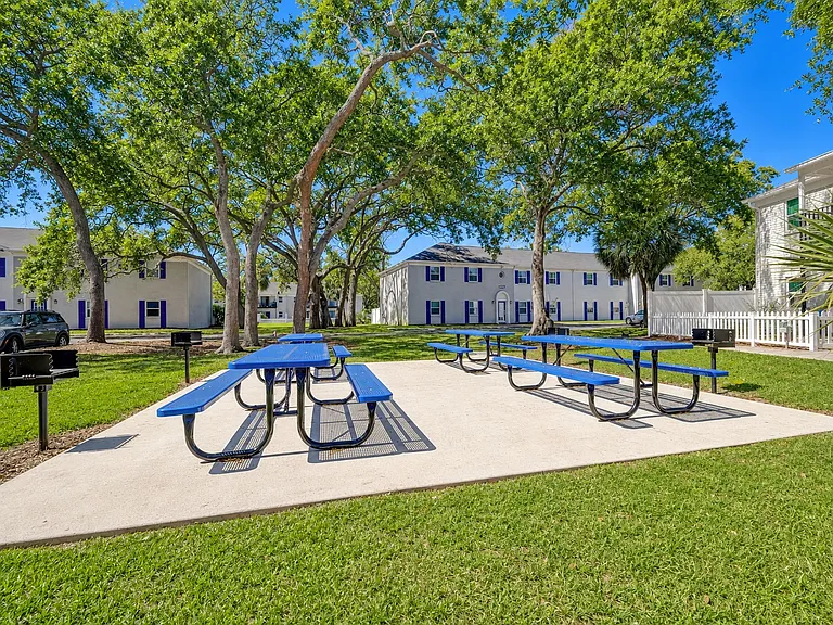 Reserve at Lake Pointe Apartments and Townhomes — Photo 26
