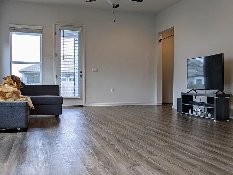 16529 Glimmering Rd — Photo 7