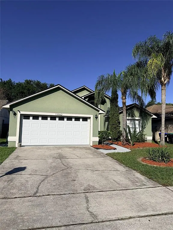 3 bed, 2.0 bath, 1274 sqft, $2,200 — Photo 1