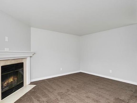 3rd image of 412 Center Rd APT F2