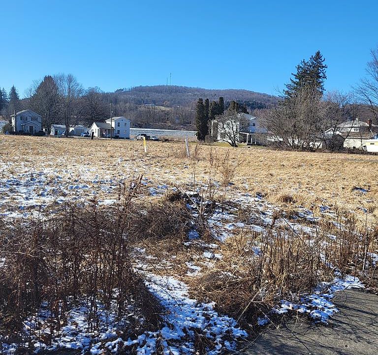 1st image of 40 Morris Dr