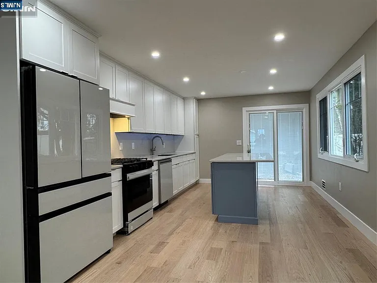 8 Dohrman Ave — Photo 7