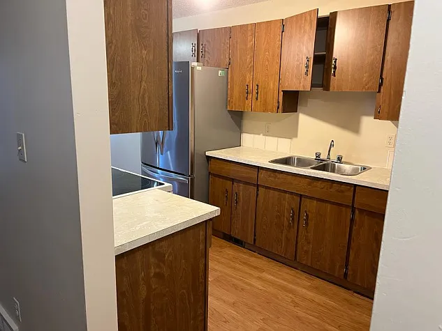 14 Cardinal Ave — Photo 4