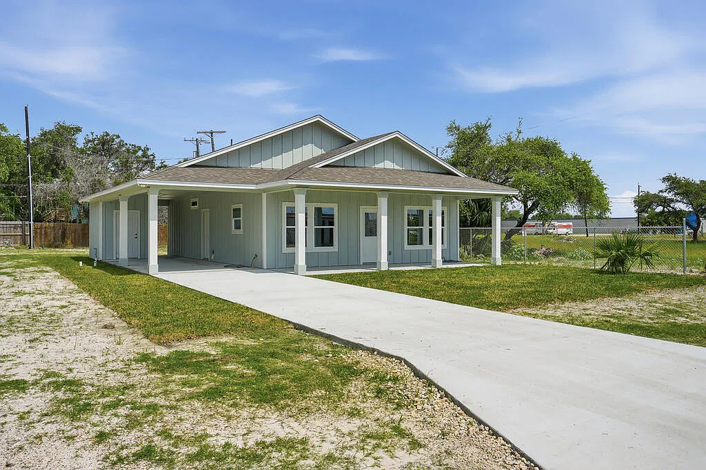 2 bed, 2.0 bath, 1120 sqft, $2,500 — Photo 1
