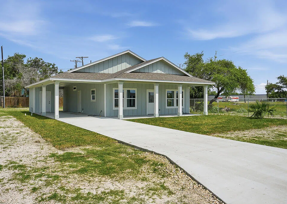 111 Lazy Rd