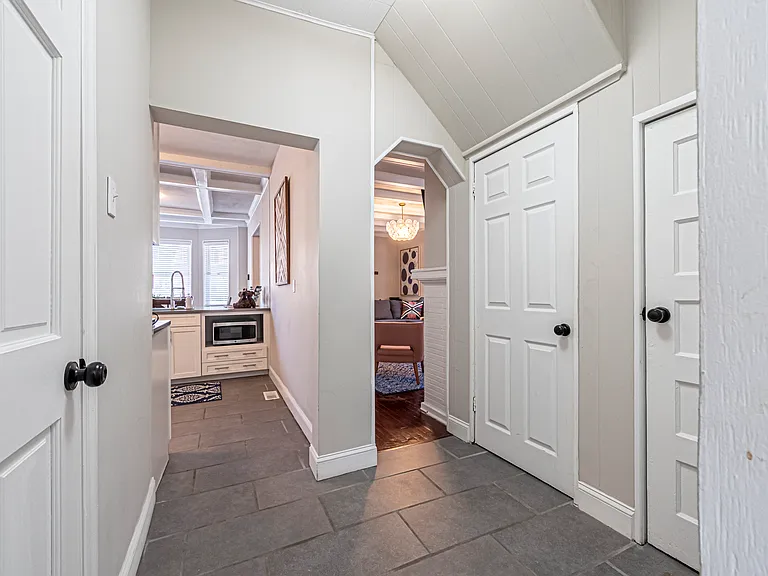 40 S Bartram Ave — Photo 27