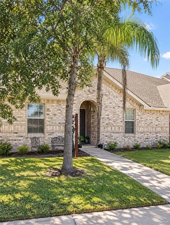 2 bed, 2.0 bath, 936 sqft, $1,100 — Photo 1