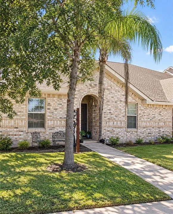 1028 Fairway Dr