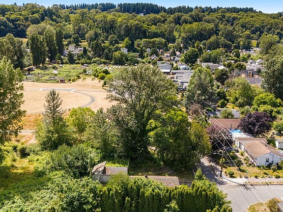 4th image of 565 S Director