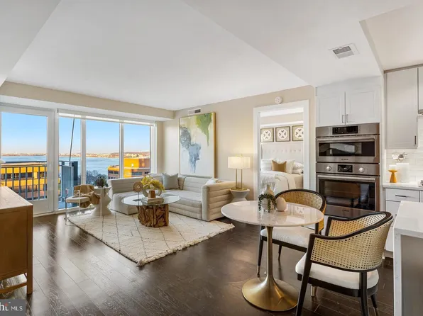 925 N Fairfax St #1004, Alexandria, VA 22314