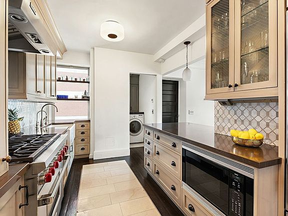 2nd image of 8 E 96th St #14C