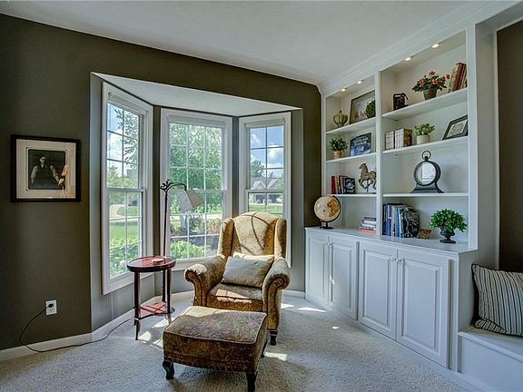 4th image of 629 Arborside Ln
