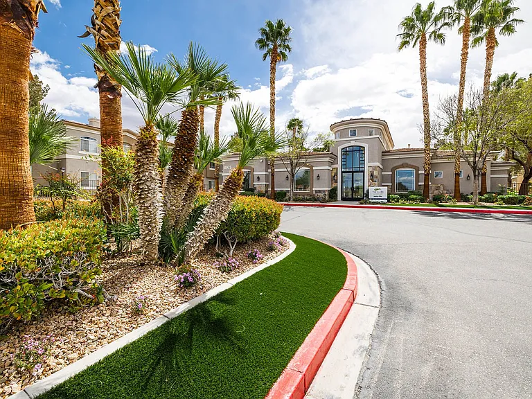 THE CLUBS AT RHODES RANCH APARTMENT HOMES — Photo 25