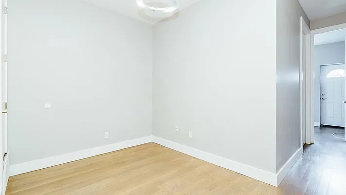 Rented by Nooklyn NYC LLC | media 19