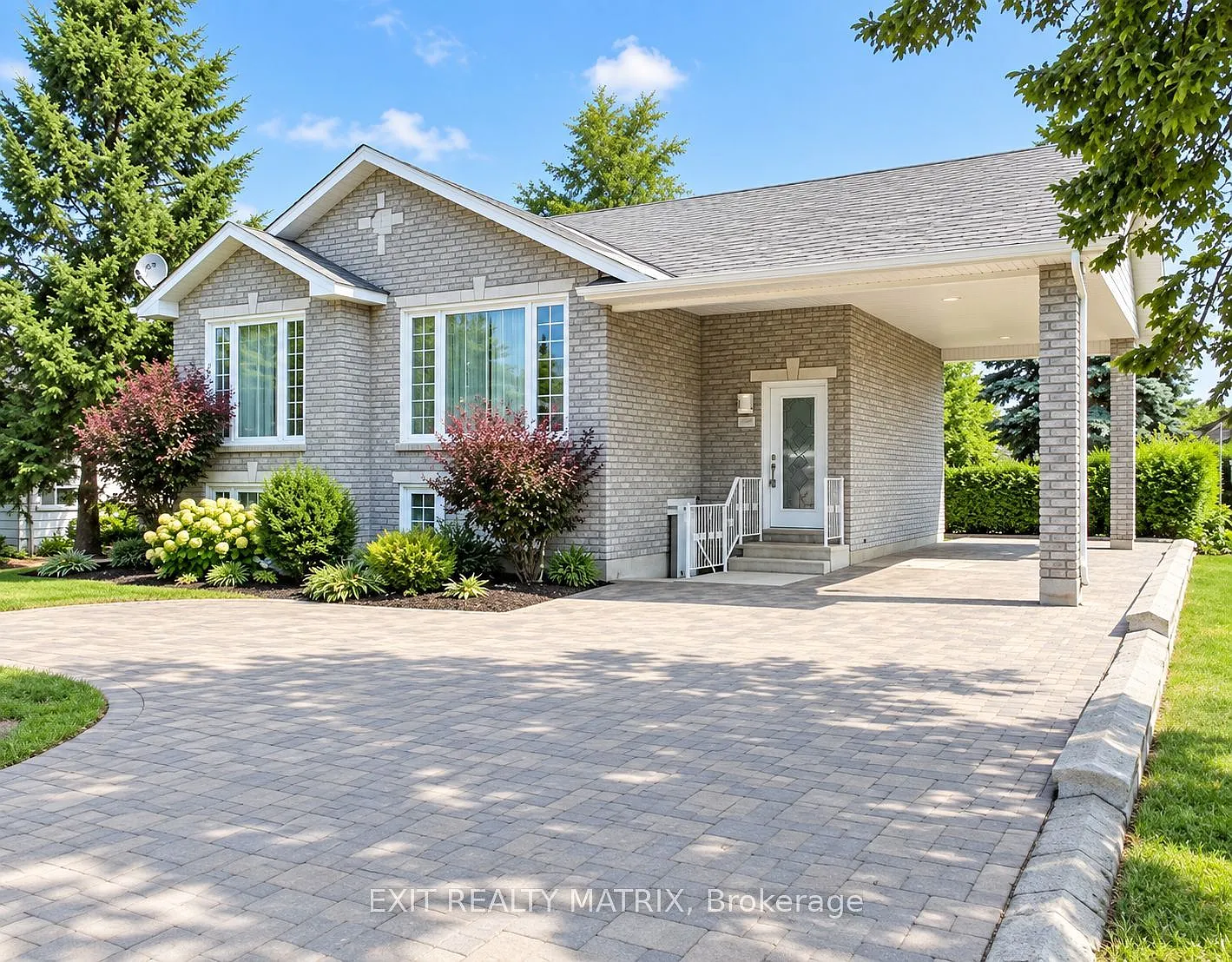 4 bed, $2,250 — Photo 1