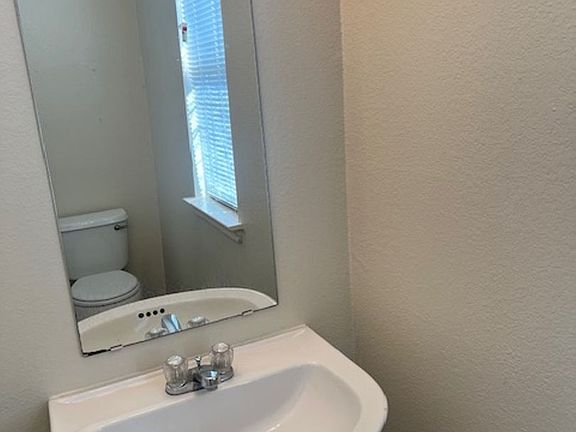 5th image of 1105 Christopher Ave APT B