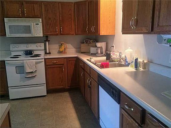 3rd image of 3405 Stanhope Dr