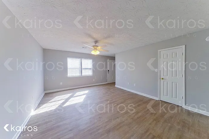2 bed, 1.5 bath, 1207 sqft, $1,275 — Photo 2