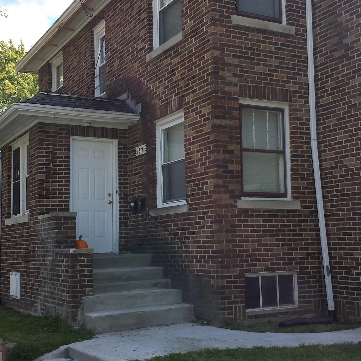 2 bed, $850 — Photo 1