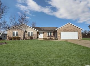 135 Wildlife Dr, Morton, IL 61550