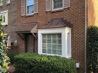 1100 W Abingdon Dr, Alexandria, VA 22314