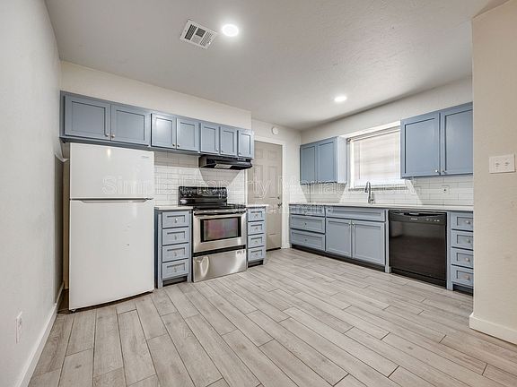4th image of 2207 Donna Dr