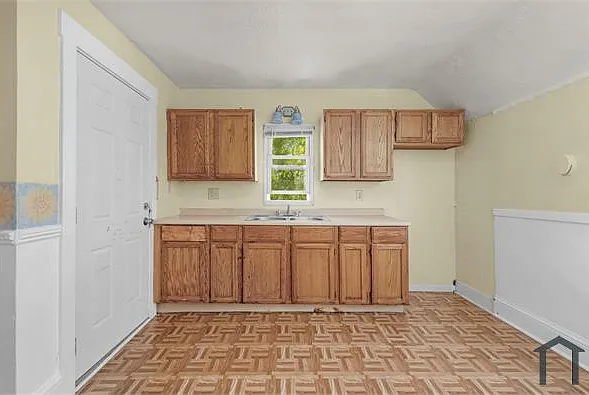 4125 Bucyrus Ave — Photo 9